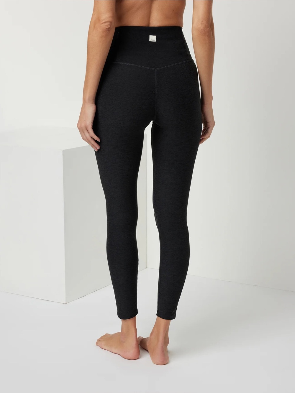 Vuori Clean Elevation Leggings 
 Black Heather Size Small